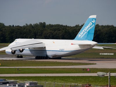 UR-82027